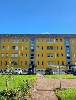 Topsanierte 3-Raum-Wohnung mit Balkon und sehr schöner Einbauküche - Lengenfeld