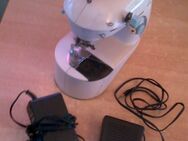 Kleine Mini Nähmaschine automatische Lauffunktion Batterie & Netz - Wolfsburg