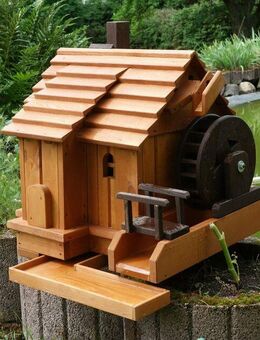 Wassermühle in teak mit Wasserrad und Wasserlauf - Hergisdorf