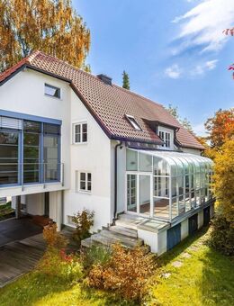 Großzügiges Einfamilienhaus mit individuellem Charme in idyllischer, zentraler Lage - Gröbenzell