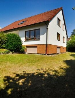 Repräsentatives Zuhause mit Garten, Garage und Stellplätzen - Kassel