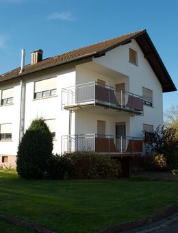 Freistehendes Zweifamilienhaus mit Scheune in ruhiger Lage. - Bühl