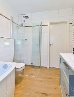 sanierte Eigentumswohnung in Chemnitz-Röhrsdorf! Einbauküche + BALKON + Wanne + Dusche, 2xStellplatz - Chemnitz