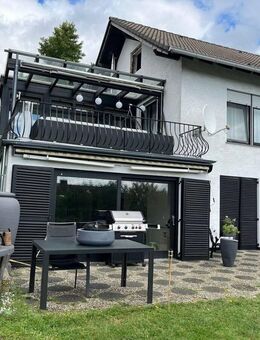 Bungalow mit schöner Einliegerwohnung und Wellnessbereich - Schauenburg