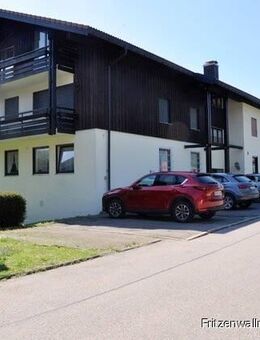 "Solide 3-Zimmer-Eigentumswohnung mit Balkon, Garage in Oberstaufen" - Oberstaufen