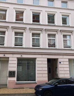 Charmante 2-Zimmer-Wohnung mit Einbauküche, separatem WC und Duschbad im Hinterhaus - zentral und ruhig in Schwerin - Schwerin