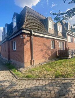 * 2-RWE * Dusche * Bad/Küche mit Fenster * PKW-Stellplatz möglich * - Leuna
