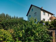 Endlich Platz für ALLE(S): Zweifamilienhaus mit großem Garten / Bauplatz - Bisingen