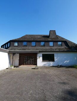 Exklusives Betriebsleiterwohnhaus mit 515 m² + 4.080 m² Grundstück - Bad Driburg
