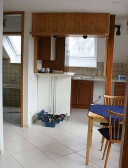 °°° MODERNE DACHGESCHOSSWOHNUNG MIT TERRASSE, TGL-BAD, EINBAUKÜCHE UND TIEFGARAGE °°° - Karlsbad