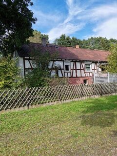 Ein-Zweifamilienhaus -ehemalige Hofreite mit Nebengebäude (Scheune) und 2700m2 großem Grundstück