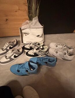 Sneaker Set ungetragen - Köln