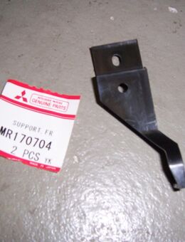 MR170704 Stoßfängerstütze vorn rechts Mitsubishi Space Runner/Space Wagon - Hannover Vahrenwald-List