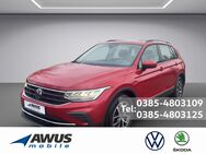 VW Tiguan, 2.0 TDI Life, Jahr 2023 - Schwerin