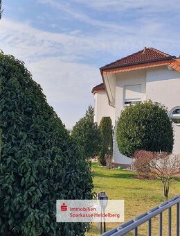 Gepflegtes Zweifamilienhaus mit Garten, Garage & großem Hobbyraum in Nußloch - Nußloch
