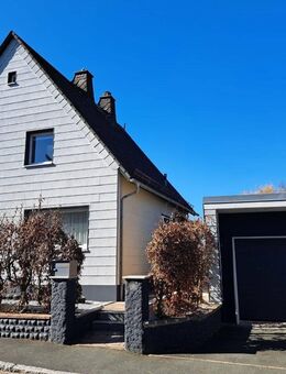 Top-saniertes EFH Nähe Münchberg- sofort frei, teilmöbliert - WFl. ca. 116 m² - Grdst. 512 m² - moderner Garten mit Partyscheune, Garage - Weißdorf