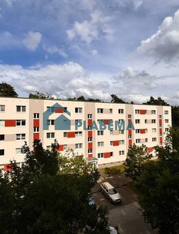 3- Zimmer- Wohnung mit Balkon, Stellplatz bei Bedarf, EBK möglich, wird komplett renoviert - Schwerin