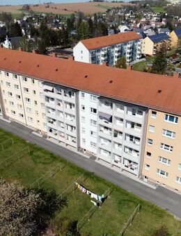 Schöne sanierte Drei-Raum-Wohnung in ruhiger Lage mit Balkon Chemnitz-Neukirchen zu vermieten - Neukirchen (Erzgebirge)