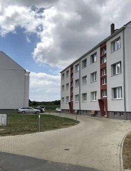 Helle 2-Raumwohnung mit Balkon im Grünen 01917 Biehla, Kamenz, Tageslichtbad - Kamenz