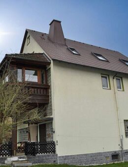 Preisreduzierung! Zweifamilienhaus mit Hochgaragen in Toplage - teilweise vermietet - - Hof