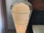 Schöne Regal Vase mit Beleuchtung - Pforzheim