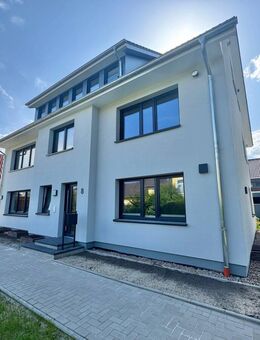 Erstbezug nach Sanierung! Moderne 4-Zimmer-Erdgeschosswohnung mit EBK in Etzhorn - Oldenburg