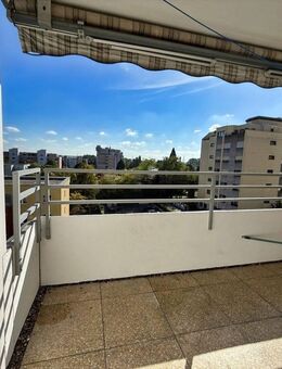 4 1/2-Zimmer-Wohnung für Autoliebhaber! - Sindelfingen