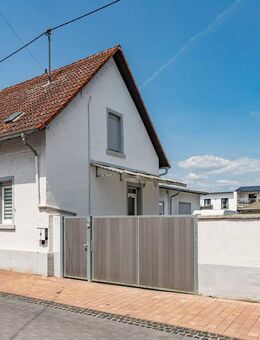 Charmantes Einfamilienhaus mit Hof, Garage und Potenzial in Heidesheim am Rhein - Heidesheim (Rhein)