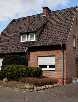 Gepflegtes Einfamilienhaus mit großzügigem Garten in ruhiger Lage von Rheda-Wiedenbrück - Rheda-Wiedenbrück