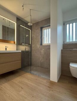 Lichtdurchflutete 3-Zimmer-Wohnung mit Traum Bad in Donaueschingen - Donaueschingen