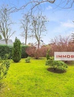 IMMOBERLIN.DE - Sehr attraktiver Bungalow mit Sonnengarten für das Wohlgefühl in ländlicher Lage - Falkensee