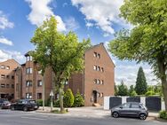 Traumhaft helle Dachgeschoss-Wohnung mit einem Sonnenbalkon! - Duisburg