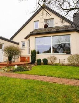 Großzügiges Einfamilienhaus mit gewerblicher Nutzungsmöglichkeit im schönen Langen - Langen (Landkreis Cuxhaven)