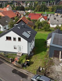 Genehmigt & bereit: Haus + Baugrundstück für 2 weitere Einheiten - 305 m² Wohnfläche + Solar - Kalbach