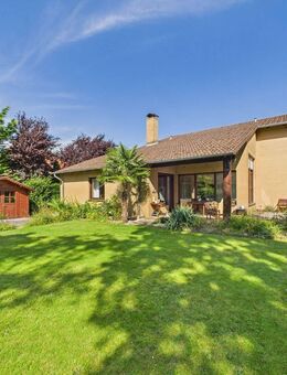 Architektenhaus mit Charakter - Großzügiges Wohnen mit Einliegerwohnung in ruhiger Lage von Lehrte - Lehrte