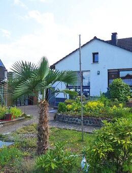 Charmantes Einfamilienhaus mit großem Garten, ideal für eine kleine Familie! - Leverkusen