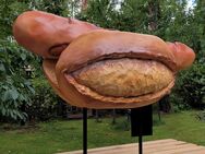 Bratwurst im Brötchen als 3D Werbung für Ihren Grillimbiss ... - Heidesee