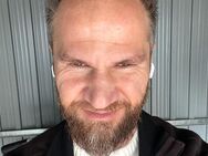 Hallo und schön, dass du auf mein Inserat gestoßen bist. - Moers