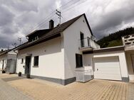 Großzügiges Einfamilienwohnhaus mit Garage und herrlichem Talblick - Zell (Mosel)