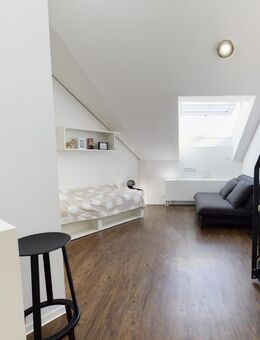 DIE ZIMMEREI | Möblierte zweistöckige Galerie-Wohnung für Young Professionals & Expats | XL Bude - München