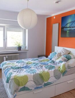 Charmante 2-Zimmer-Wohnung mit cleverem Grundriss, Sonnenbalkon & Weitblick in Bindlach - Bindlach