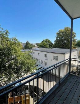 Sanierte 3 Raumwohnung mit großem Balkon in zentraler Lage! - Chemnitz