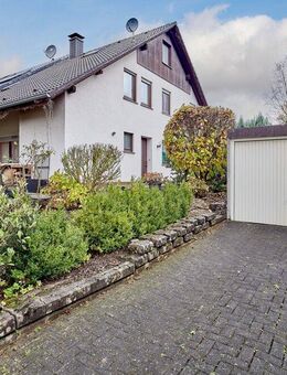 Wippeskuhlen: Doppelhaushälfte mit Garten, 5 Schlafzimmern in idealer Lage - Attendorn (Hansestadt)