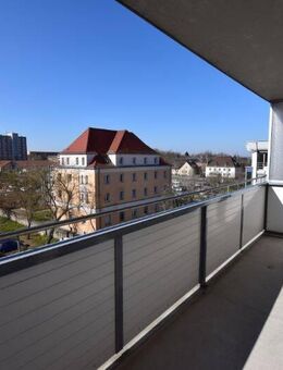 3-Raumwohnung mit Balkon und Weitsicht in Elbnähe! - Riesa