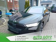 Skoda Superb, Combi Sportline iV Blind-Spot elektr Heckkl LichtAssist Induktiv Laden Frontscheibenheiz vo hi hi vo VZE Digi SpurAssist Sunset Spiegel elektr anklappbar 4xEFH Armlehne Connect Bl, Jahr 2022 - Beilngries