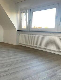 Gut geschnittene DG-WHG. in ruhiger Wohnlage Neu-Isenburgs, optional mit Garage - Neu Isenburg