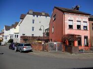 Flensburgerstraße - Walle - nicht Bahnseite - Reihenendhaus mit zwei Garagen - - Bremen