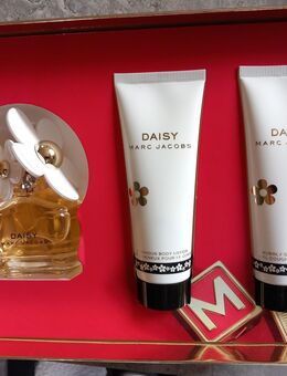 Geschenkset Daisy Marc Jacobs Eau de Toilette Spray Parfüm Body Lotion Shower Gel - Dessau-Roßlau