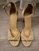 High Heels in Beige in 44787