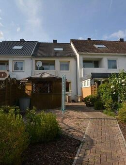Reihenhaus mit ausgeb. Dachgeschoss u. Garage - Unterlüß